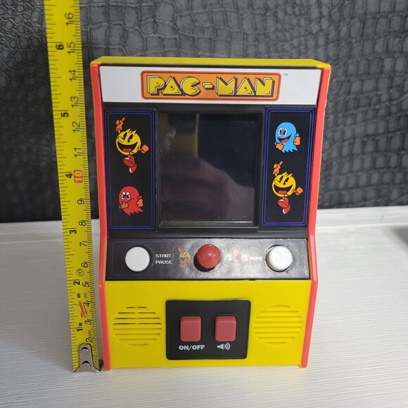 HANDHELD ELECTRONIC PACMAN GAME, GOOD CONDITION, VIDEO GAME - Picture 4 of 5